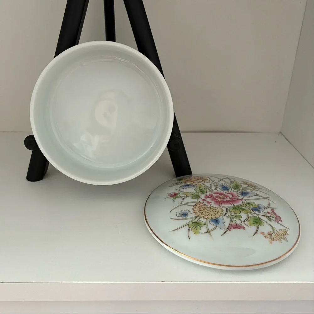 NWT Vintage Laudel for Macys Porcelain Made in Japan Tea/Candy/Trinket Box w Lid